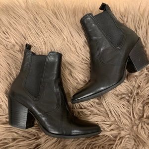 Steve Madden Black Leather Ankle Boots size 6/6.5